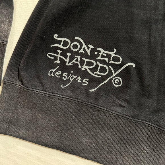 Ed Hardy Maritime Marauders Graphic Sweatshirt Black Grunge Size Small EUC - Picture 5 of 16